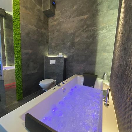 Apartament Bialy Z Jacuzzi Красков Екстериор снимка