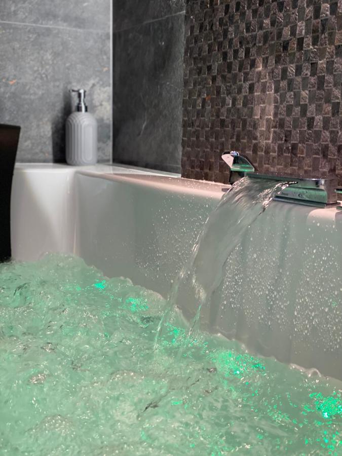 Apartament Bialy Z Jacuzzi Красков Екстериор снимка