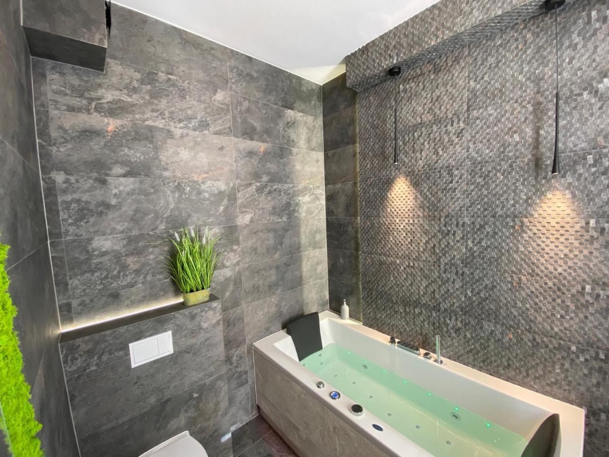 Apartament Bialy Z Jacuzzi Красков Екстериор снимка