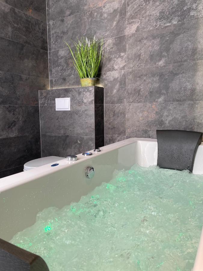 Apartament Bialy Z Jacuzzi Красков Екстериор снимка
